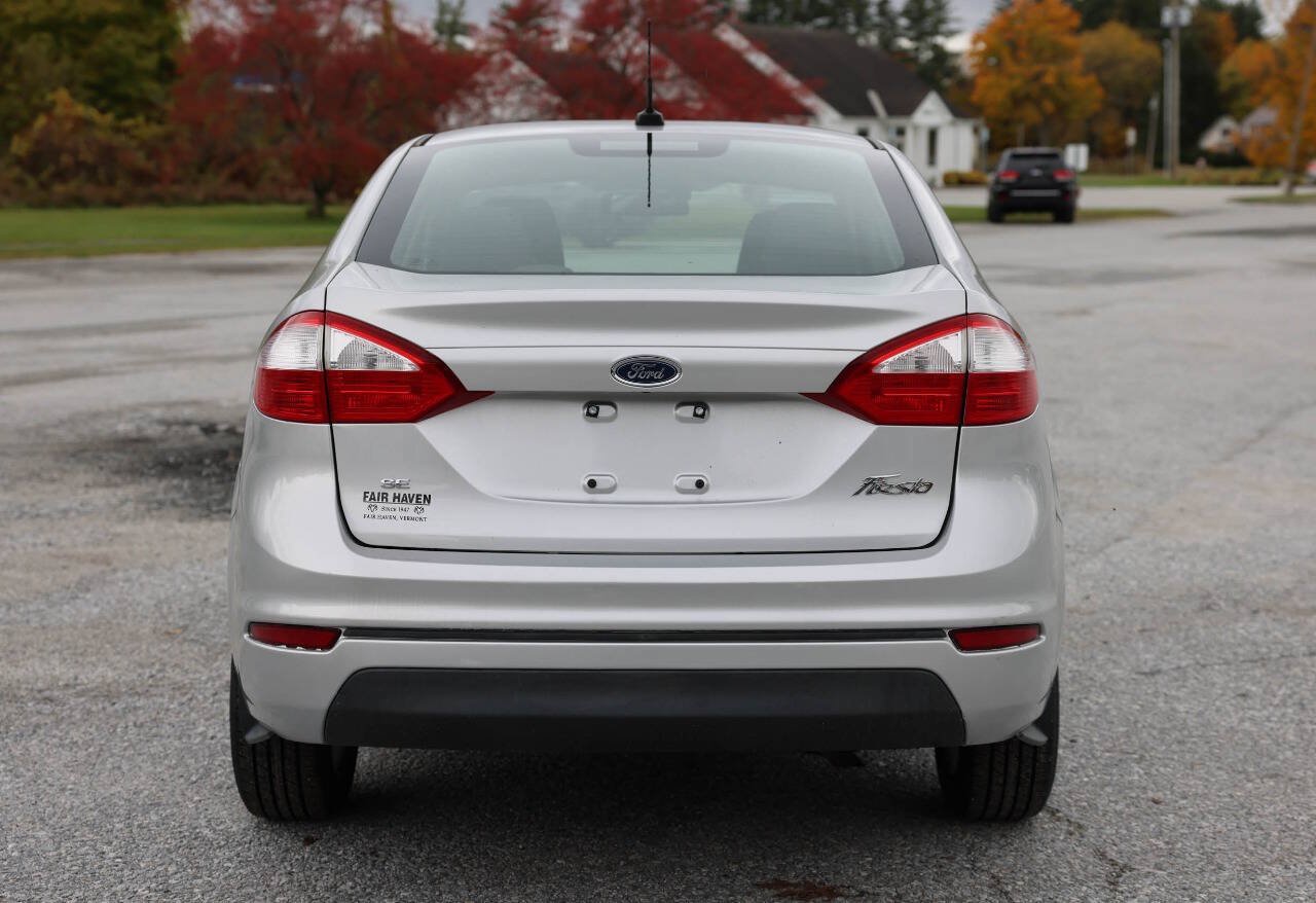 Used 2015 Ford Fiesta SE FWD image 4