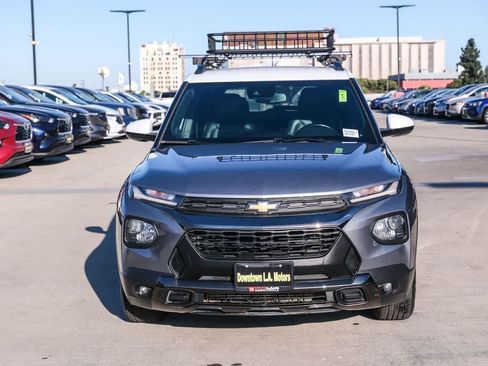 Used 2021 Chevrolet TrailBlazer ACTIV w/ Convenience Package FWD image 2