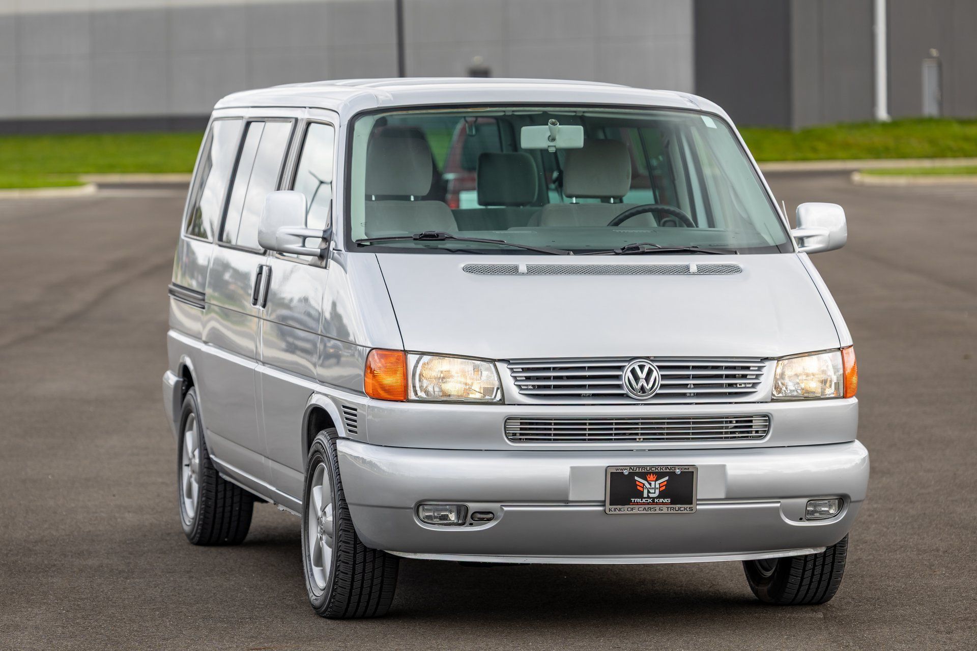 Used 2002 Volkswagen Eurovan MV FWD image 6