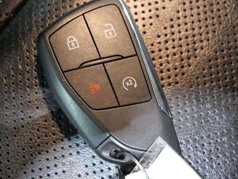 Used 2023 Chevrolet Colorado Z71 w/ Z71 Convenience Package 2 image 24