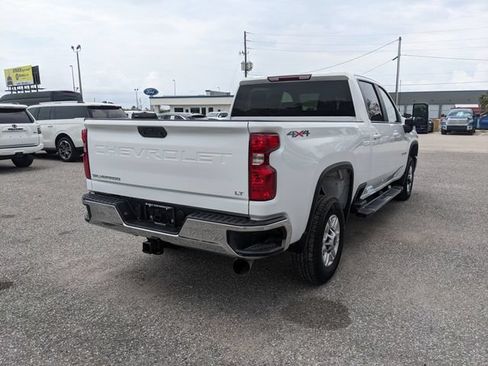 Used 2025 Chevrolet Silverado 2500 LT w/ Convenience Package AWD/4WD image 4