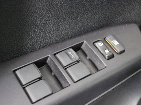 Used 2018 Toyota RAV4 LE image 14