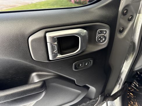 Used 2022 Jeep Wrangler Unlimited Sport AWD/4WD image 15