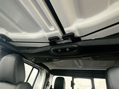 New 2025 Jeep Gladiator Rubicon w/ Convenience Group image 14