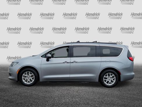 Used 2021 Chrysler Voyager Lxi FWD image 4