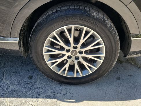 Used 2024 Genesis GV80 2.5T AWD/4WD image 7