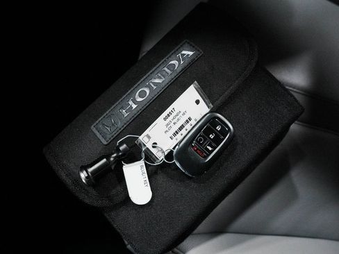 Used 2025 Honda Pilot EX-L image 21