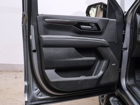 Used 2026 Chevrolet Suburban Z71 w/ Comfort Package AWD/4WD image 69