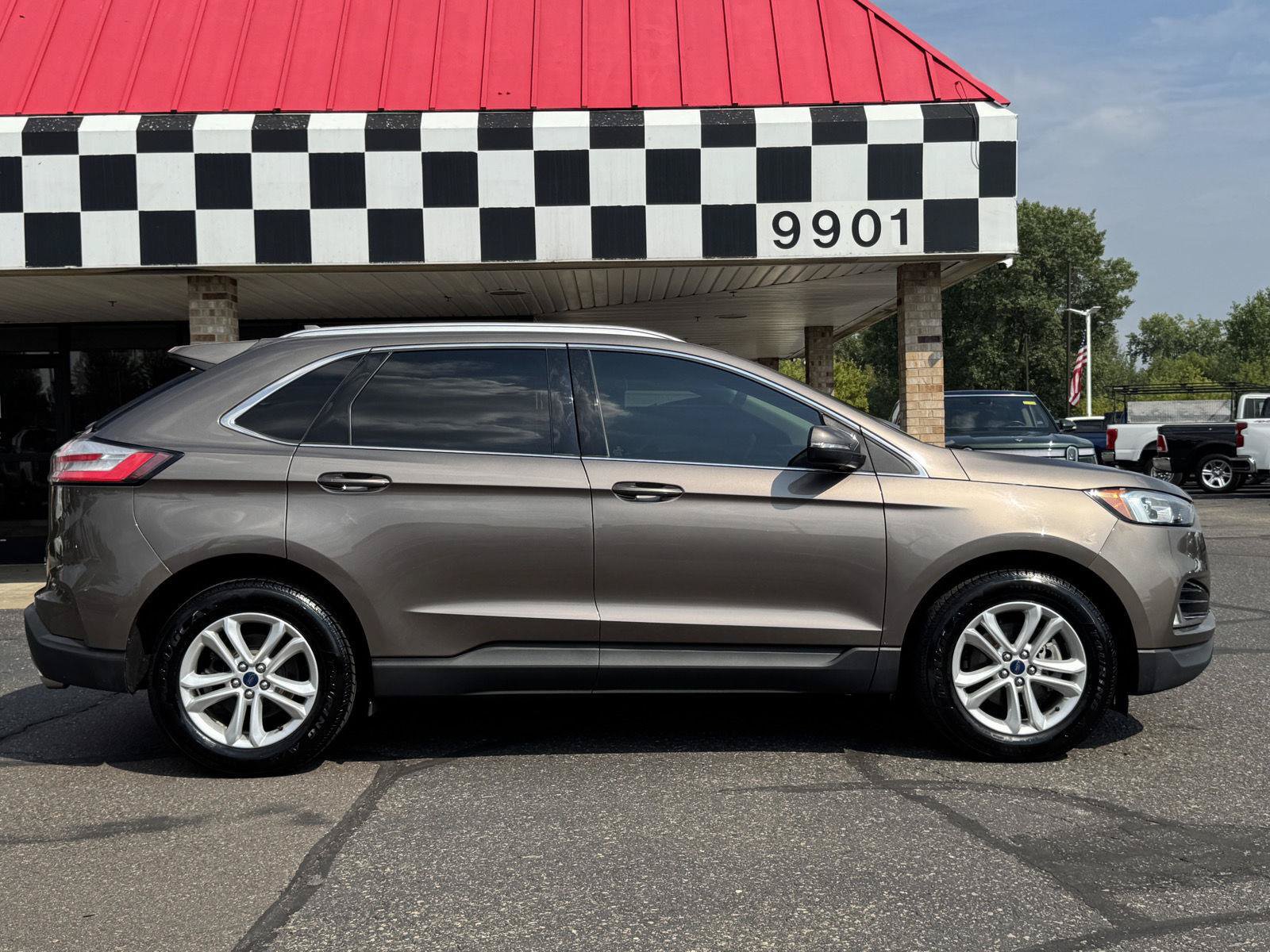 Used 2019 Ford Edge SEL w/ Equipment Group 201A FWD image 8