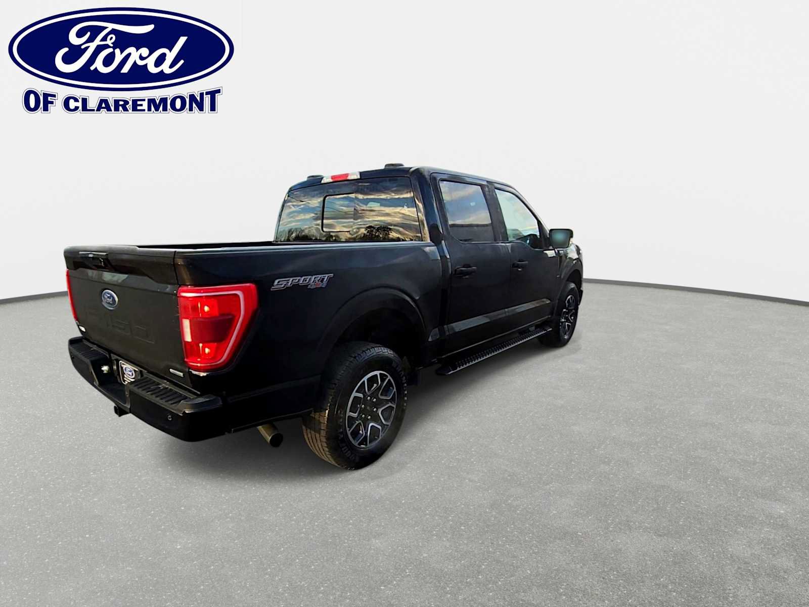 Used 2021 Ford F150 XLT w/ Equipment Group 302A High AWD/4WD image 8