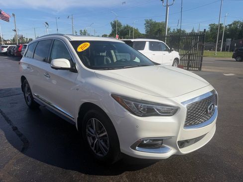 Used 2020 INFINITI QX60 Luxe w/ Essential Package FWD image 3
