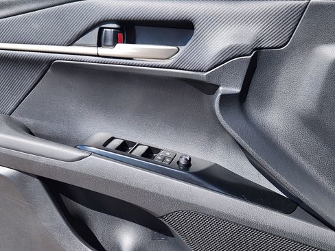 Used 2025 Toyota Camry SE FWD image 17