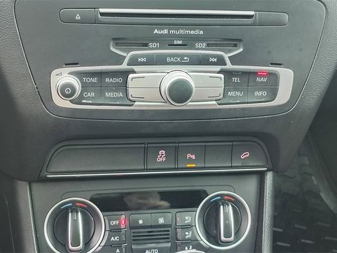 Used 2016 Audi Q3 2.0T Prestige w/ Prestige Package image 23