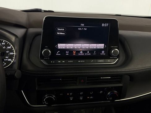 Used 2023 Nissan Rogue S image 18