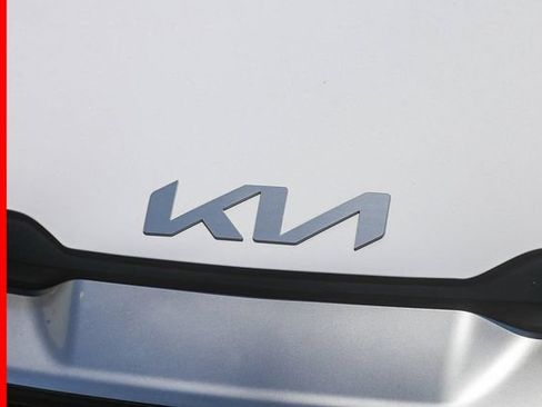 Certified 2025 Kia Sportage EX FWD image 6