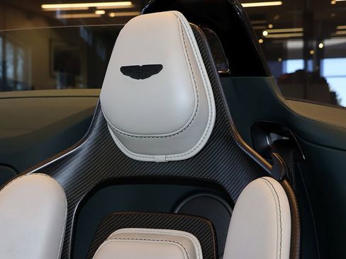 Used 2023 Aston Martin V12 Vantage Roadster RWD image 79