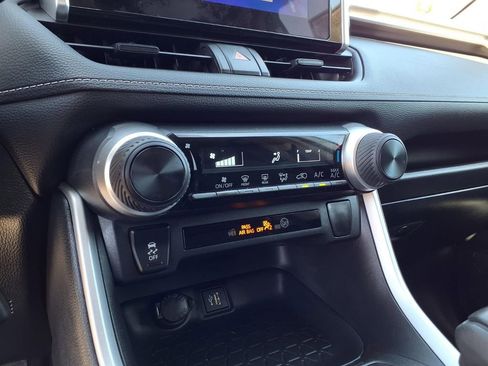Used 2023 Toyota RAV4 LE FWD image 19