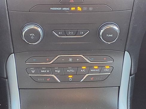 Used 2019 Ford Edge SEL w/ Equipment Group 201A FWD image 15