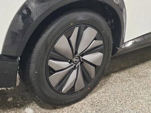 Used 2024 Nissan Ariya AWD image 9