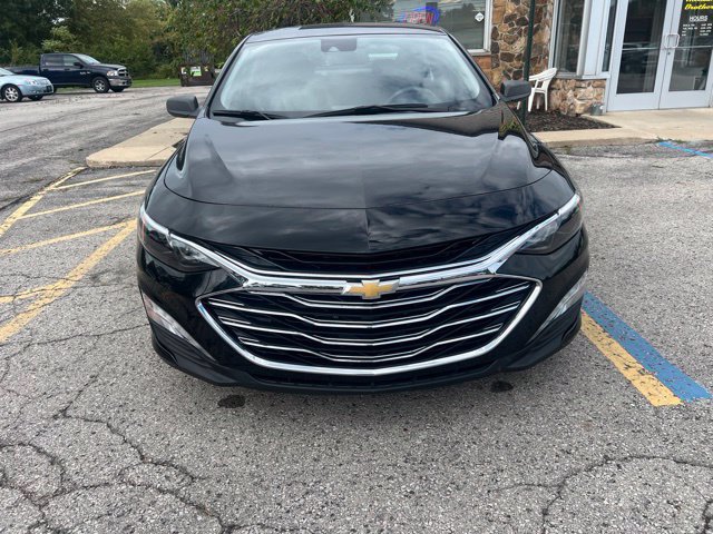 Used 2024 Chevrolet Malibu LT FWD image 2