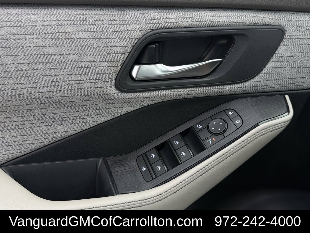 Used 2023 Nissan Rogue SV FWD image 24
