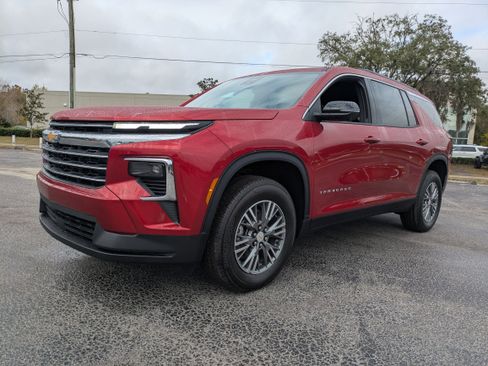 New 2026 Chevrolet Traverse LT w/ Driver Confidence Package FWD image 8