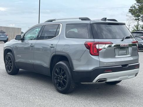 Used 2023 GMC Acadia SLT FWD image 11