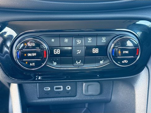 Used 2023 Buick Encore GX Select image 32