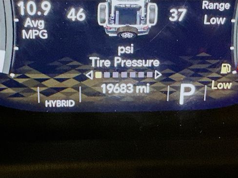 Used 2023 Jeep Wrangler Sahara image 19