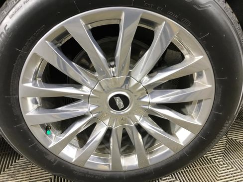 Used 2021 Cadillac Escalade Premium Luxury image 19