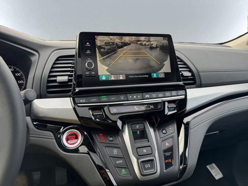 New 2026 Honda Odyssey Touring image 15