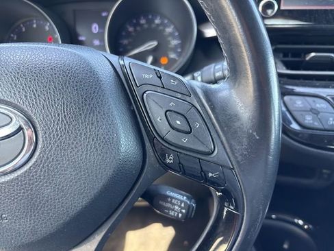 Used 2019 Toyota C-HR XLE FWD image 20