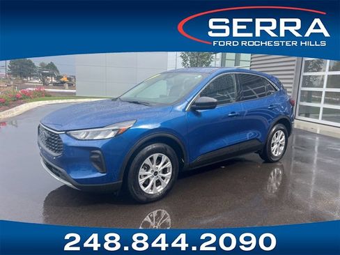 Used 2023 Ford Escape Active image 1