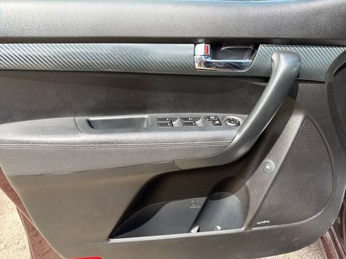 Used 2011 Kia Sorento SX AWD/4WD image 12