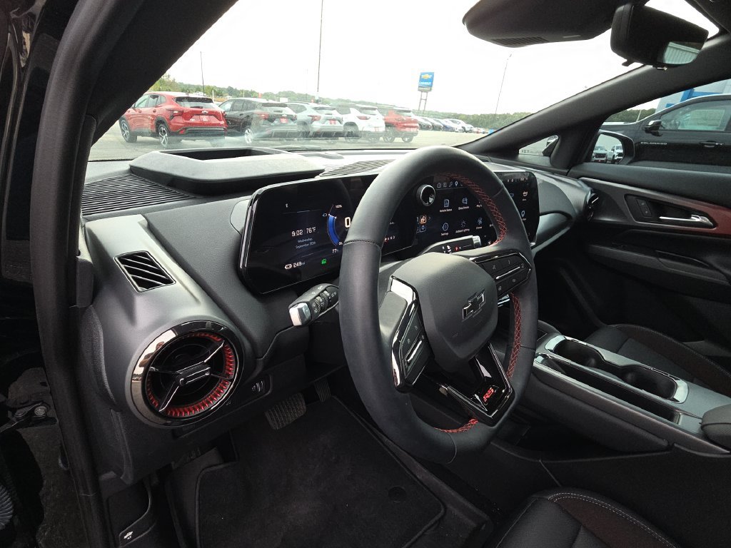 Used 2025 Chevrolet Equinox EV RS w/ Convenience Package II FWD image 14