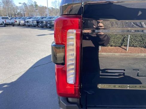 New 2025 Ford F250 Lariat w/ Lariat Ultimate Package AWD/4WD image 35