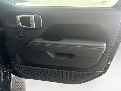 Used 2022 Jeep Wrangler Sahara image 31