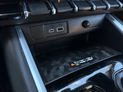 Used 2023 Chevrolet Colorado Z71 w/ Z71 Convenience Package 2 image 21