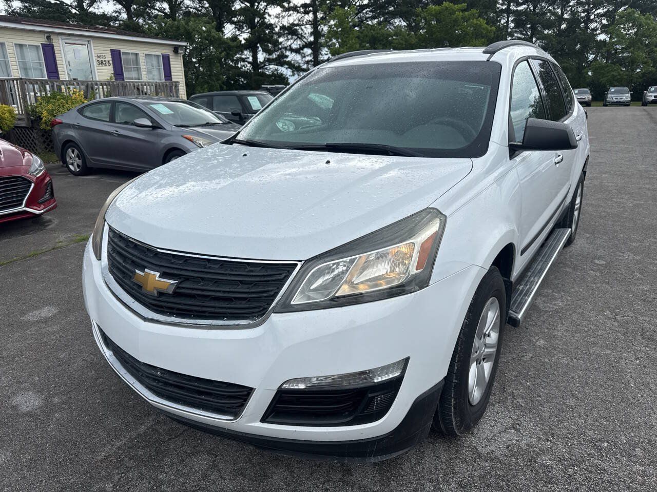 Used 2016 Chevrolet Traverse LS FWD image 2