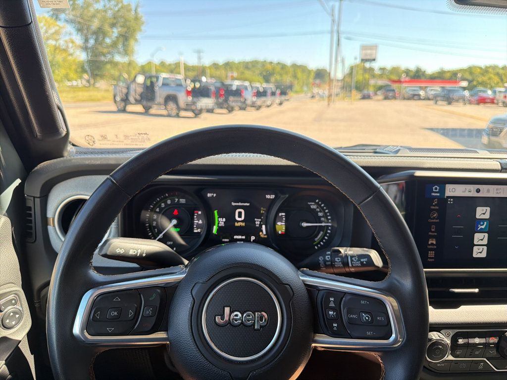 Used 2024 Jeep Wrangler Unlimited Sahara AWD/4WD image 31