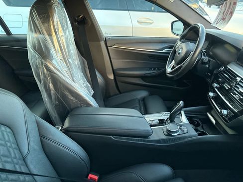 Used 2022 BMW 530i xDrive w/ Convenience Package image 8