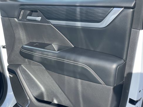 Used 2026 GMC Acadia Elevation image 25