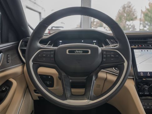 Used 2023 Jeep Grand Cherokee 4WD 4xe w/ Luxury Tech Group II image 9