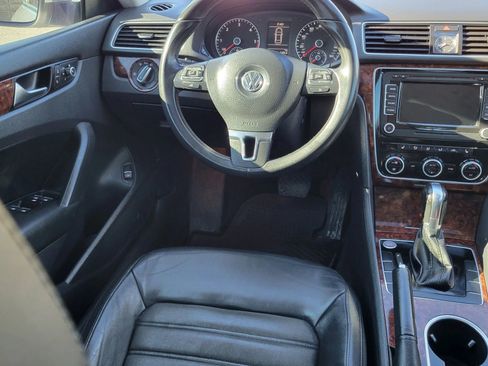 Used 2013 Volkswagen Passat TDI SEL Premium image 10