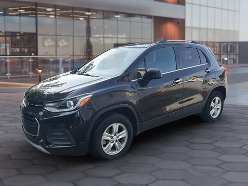 Used 2020 Chevrolet Trax LT AWD/4WD image 3