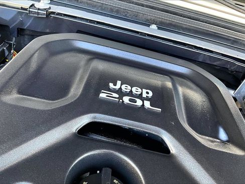 Used 2023 Jeep Wrangler Unlimited Sahara w/ Cold Weather Group AWD/4WD image 33