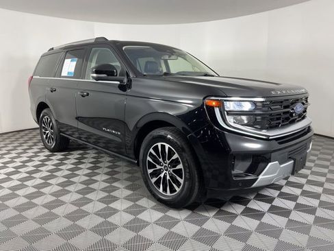 Used 2025 Ford Expedition Platinum image 2