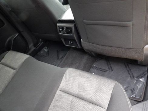 Used 2024 Nissan Rogue SV image 24