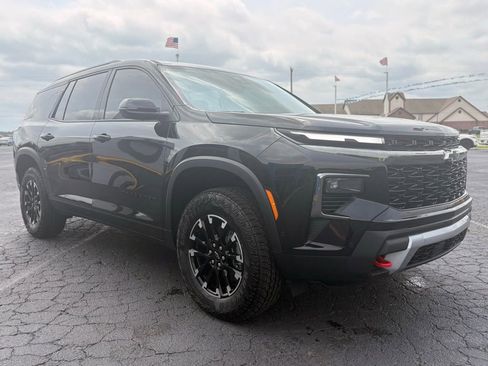 New 2026 Chevrolet Traverse Z71 w/ Enhanced Driving Package AWD/4WD image 3