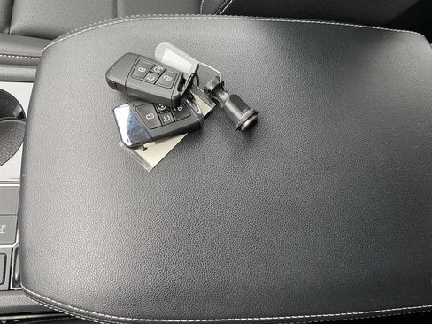 Used 2023 Volkswagen Atlas SE image 52